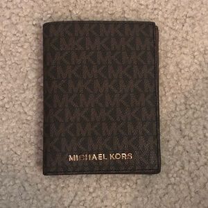 Michael kors bifold wallet